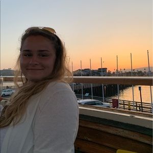 Meet your Posher, Emily